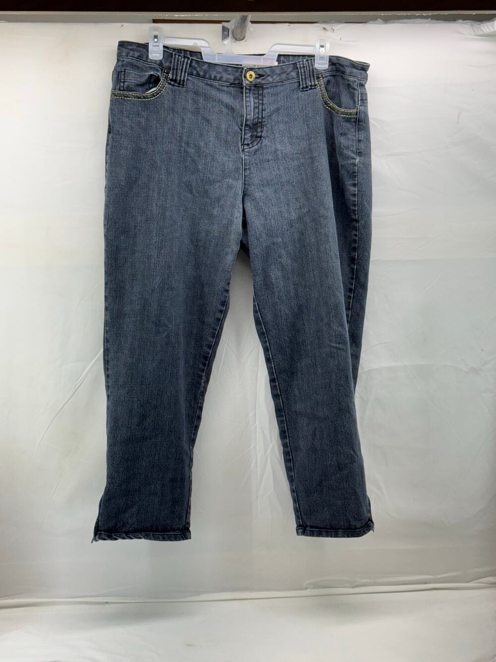 Wah 20W jeans with zipper on sides or legs